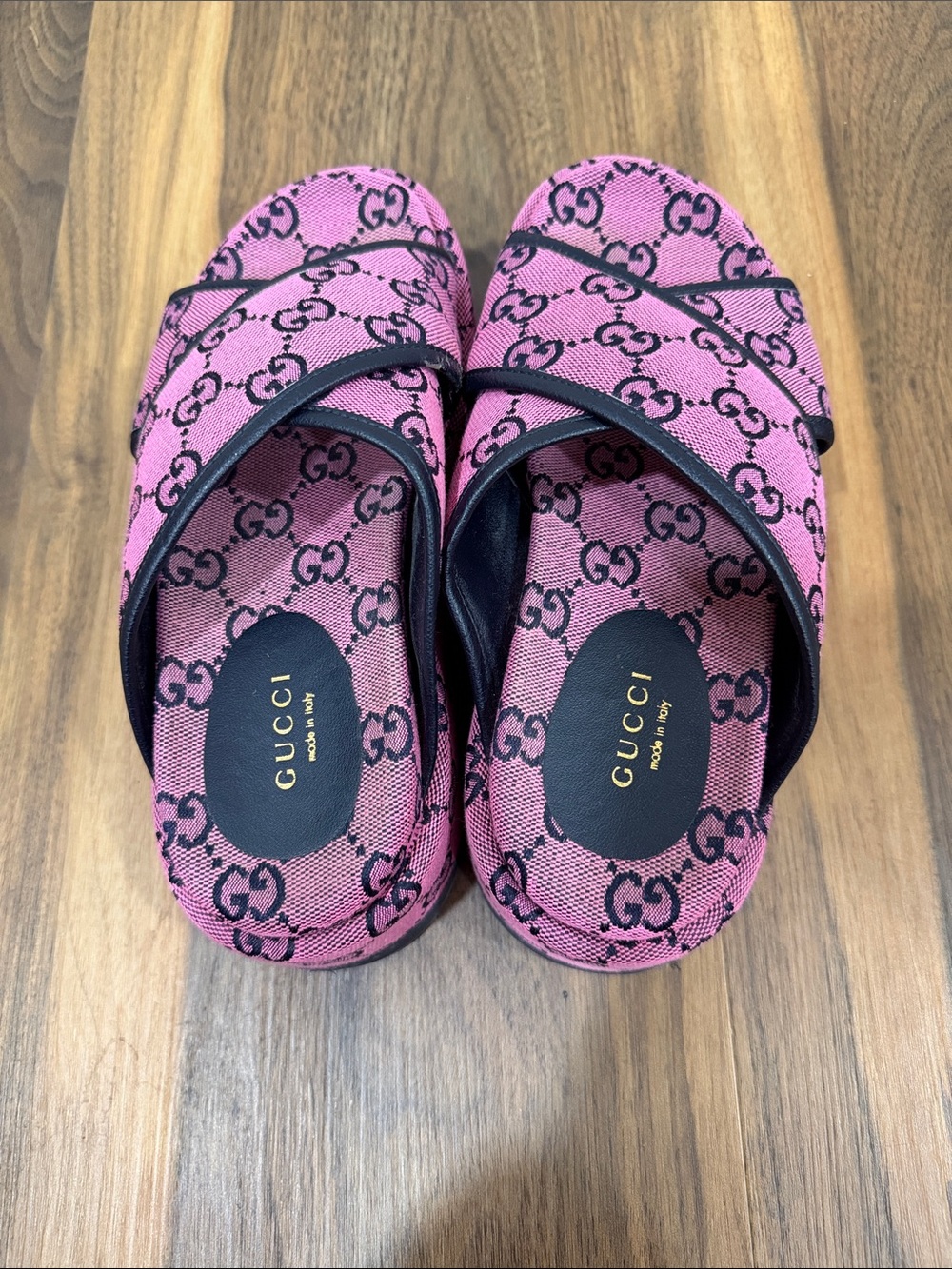 Gucci Pink GG Logo Cross-Strap Slides - Picture 3 of 5